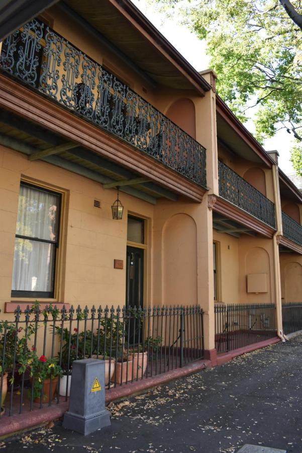 Discover The Rocks - Unique Classical Home Sydney Exterior photo